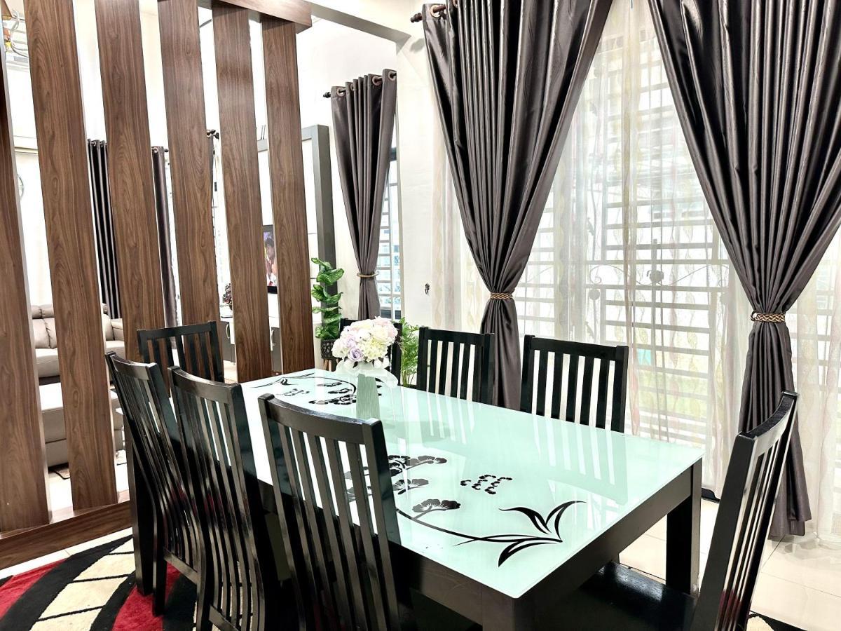 Bandar Family Private Pool Bbq Wifi Netflix Rumah percutian Malacca